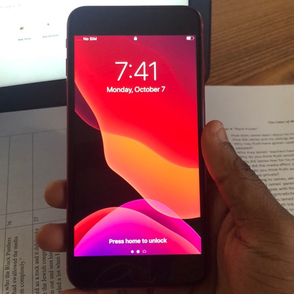 iPhone 8 - Picture 1 of 5